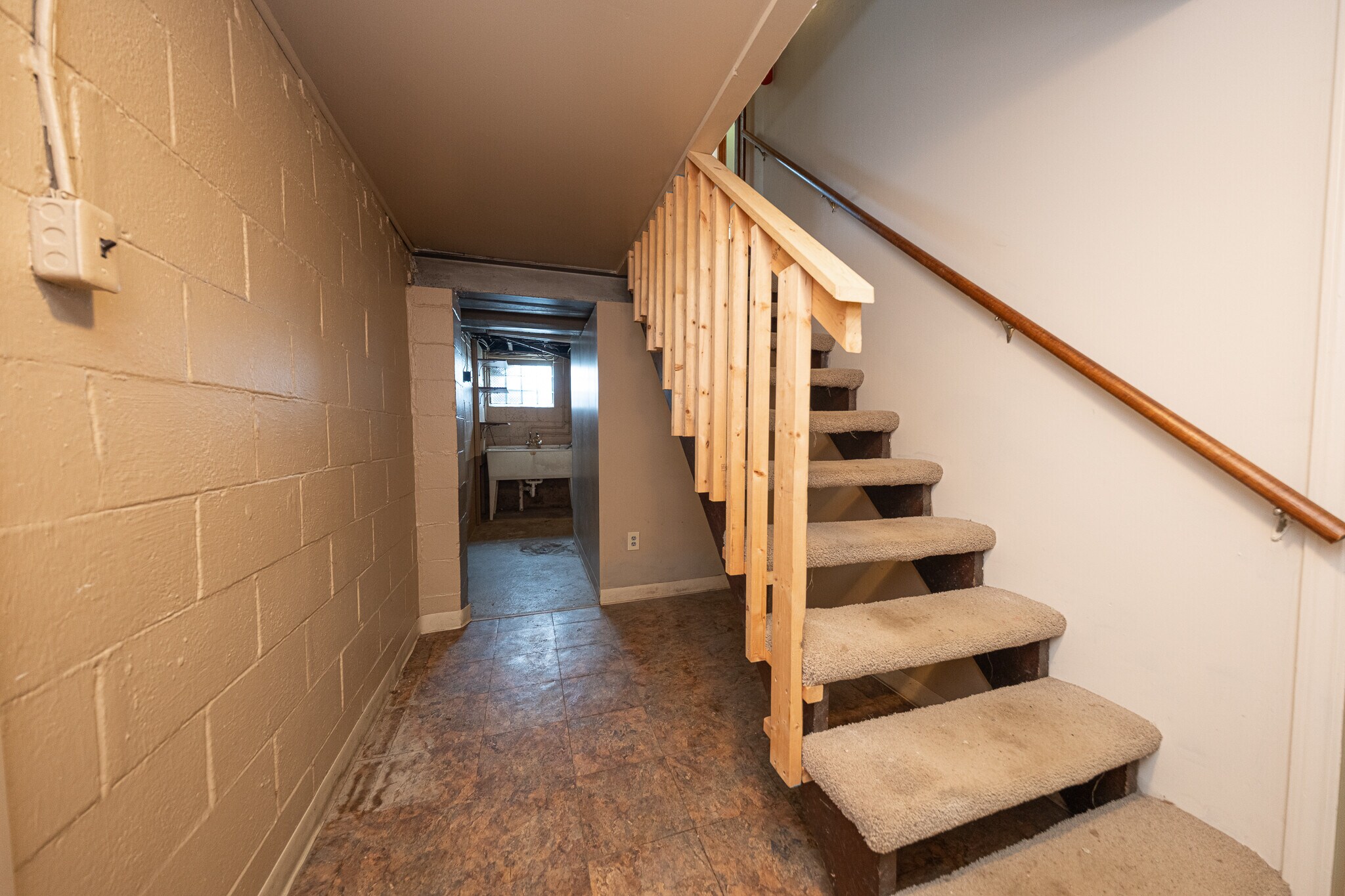 Building Photo - 445 Jenne Dr