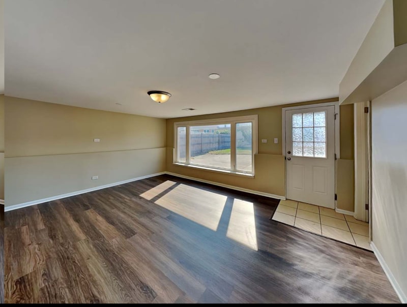 Building Photo - 916 Elsie Dr