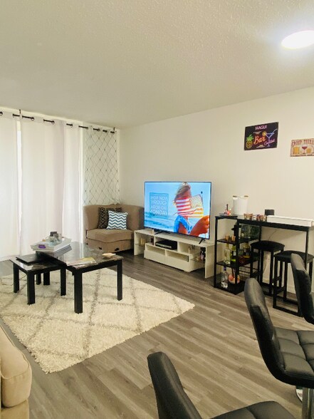 Building Photo - 2020 N Atlantic Ave