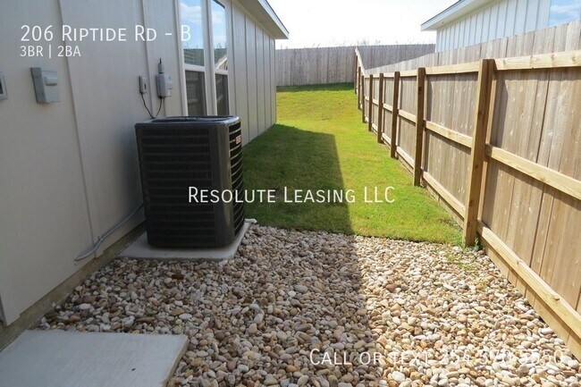 Building Photo - 206 Riptide Rd