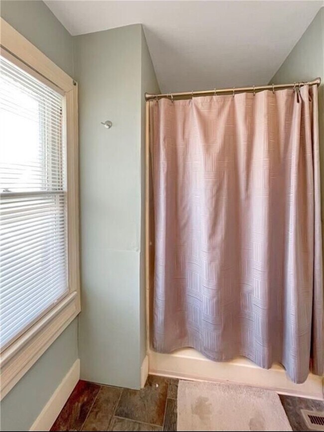 Building Photo - 202 S College St