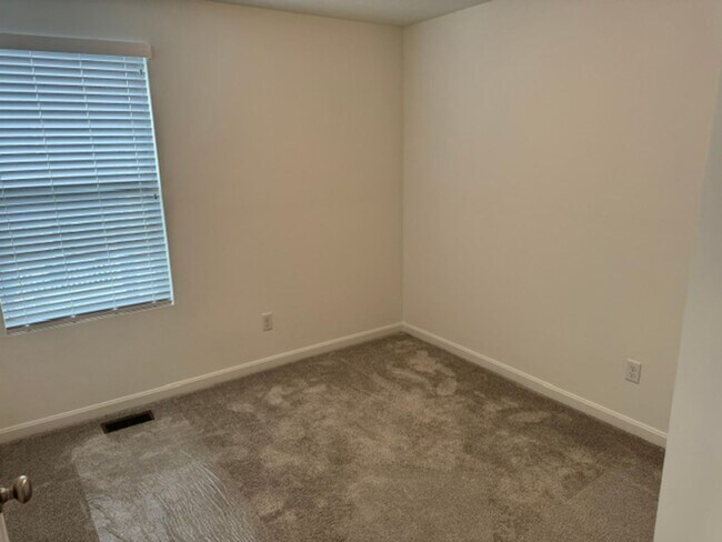 Building Photo - 3 bedroom/2 Bath Townhome Warrendale, PA