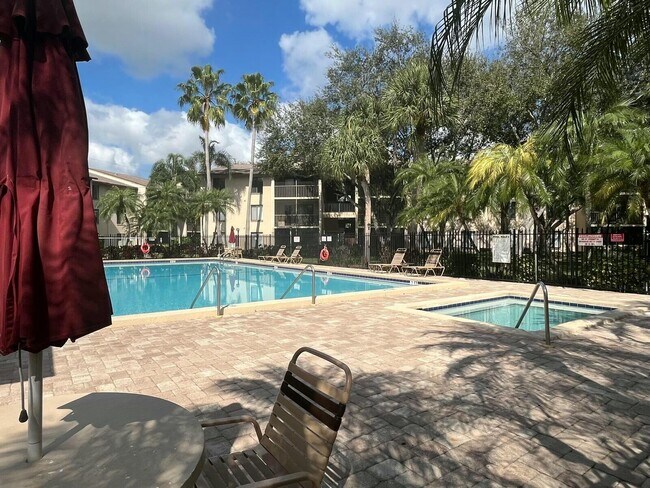 Building Photo - 209 Foxtail Dr