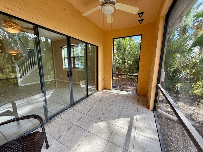 Building Photo - 3 bedroom, 3 bath Luxury Living Along the ...