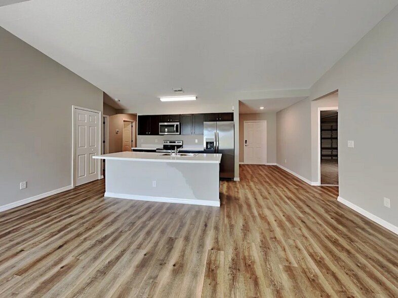 Building Photo - 509 SE 7th St