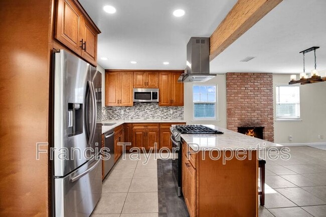 Building Photo - 2053 Habero Dr