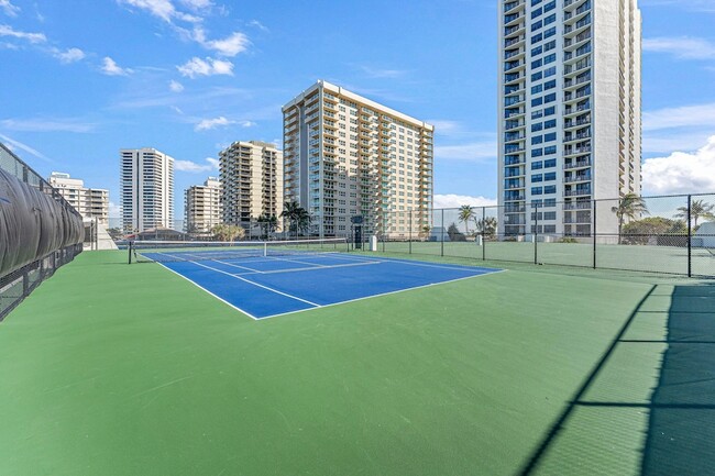 Building Photo - 5420 N Ocean Dr