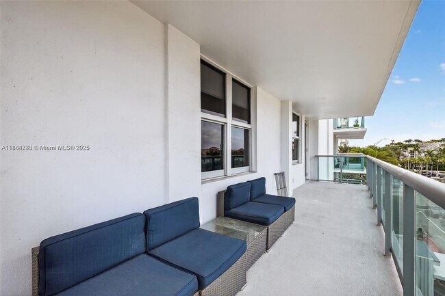 Building Photo - 9511 Collins Ave