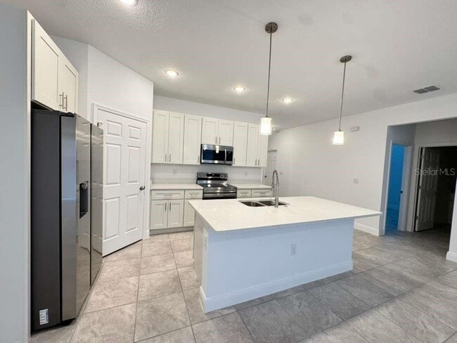 Building Photo - 2692 SW 161st Loop