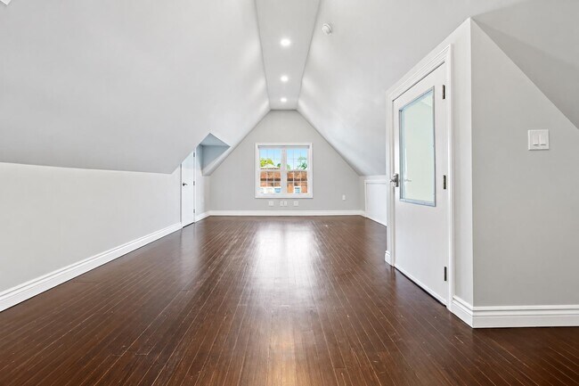 Building Photo - 131 76th St