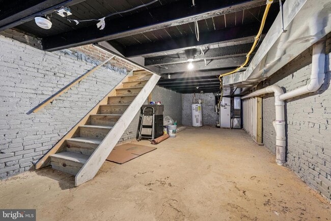 Building Photo - 49 E Heath St