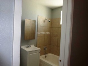 Interior Photo - 237 W Chicago