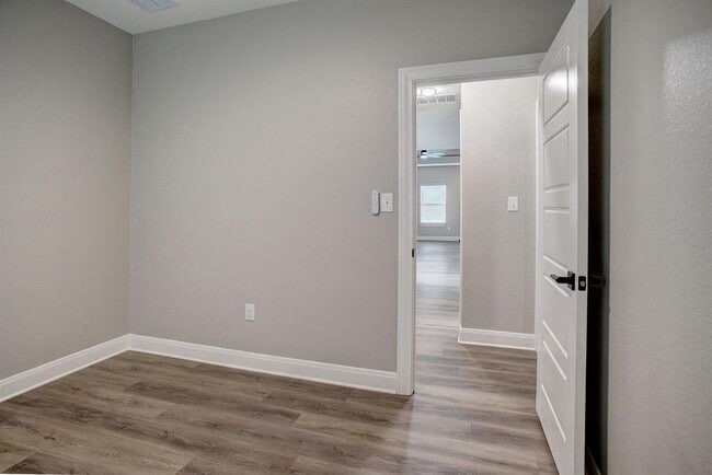 Building Photo - 121 S Kanaio Dr