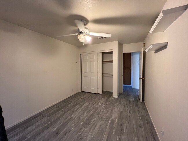 Building Photo - 420 Olive Ave