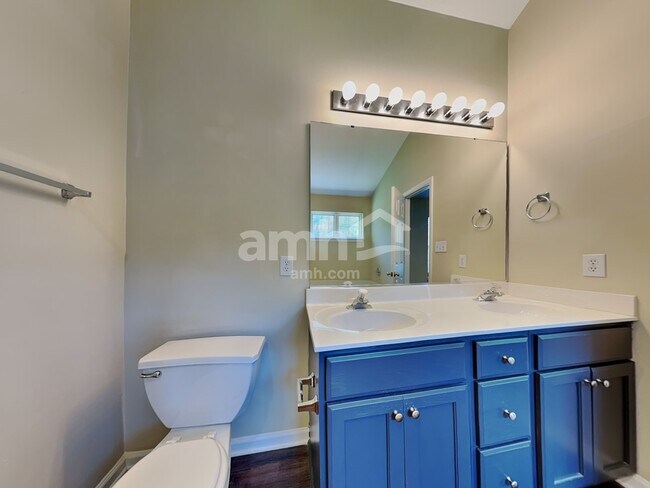 Building Photo - 2713 Glasshouse Rd