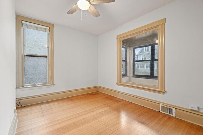 Building Photo - 2744 Fremont Ave S