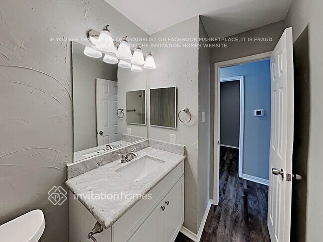 Building Photo - 7000 Club Creek Dr