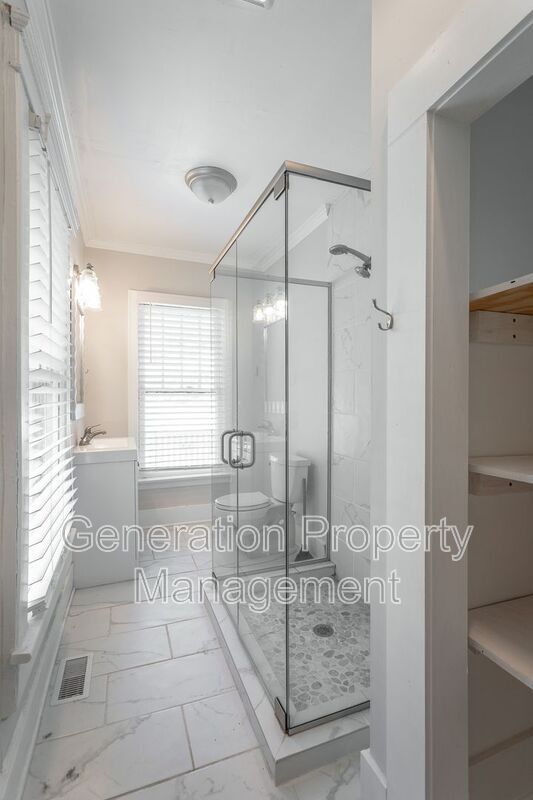 Building Photo - 1420 Hixson Pike