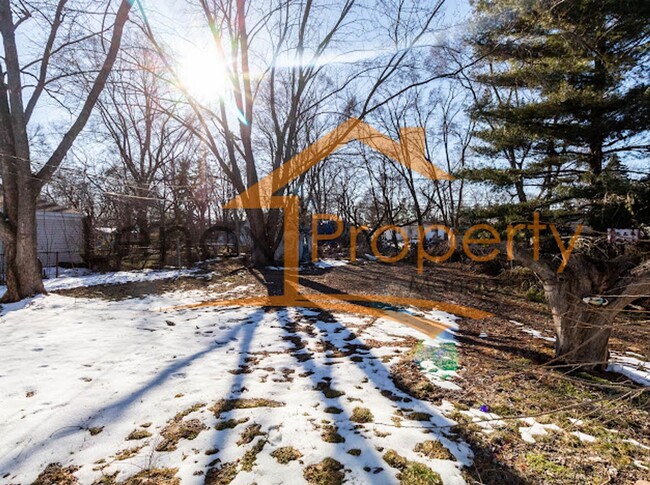 Building Photo - Shelby Township Ranch For Rent!!! HALF OFF...