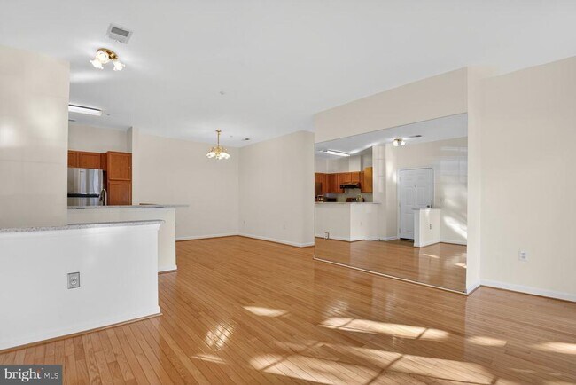 Building Photo - 4142 Fountainside Ln