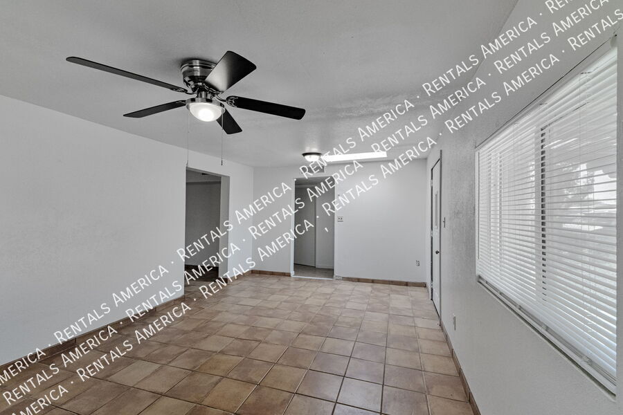 Building Photo - 2810 W Carnauba St