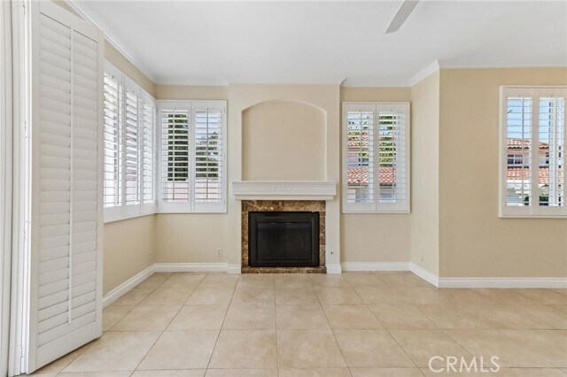 Building Photo - 10 Pantano