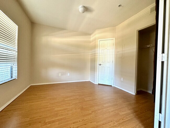 Building Photo - 15095 N Thompson Peak Pky