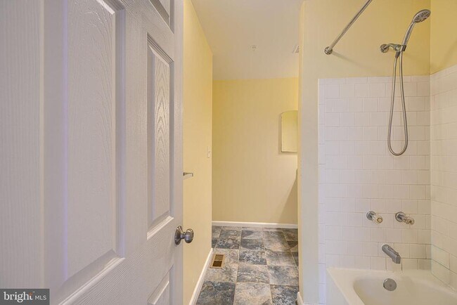 Building Photo - 3818 Swift Run Dr