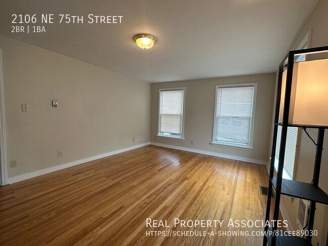Building Photo - 2106 NE 75th St