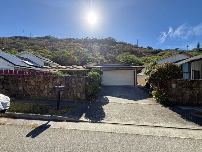 Building Photo - 949 Wainiha St