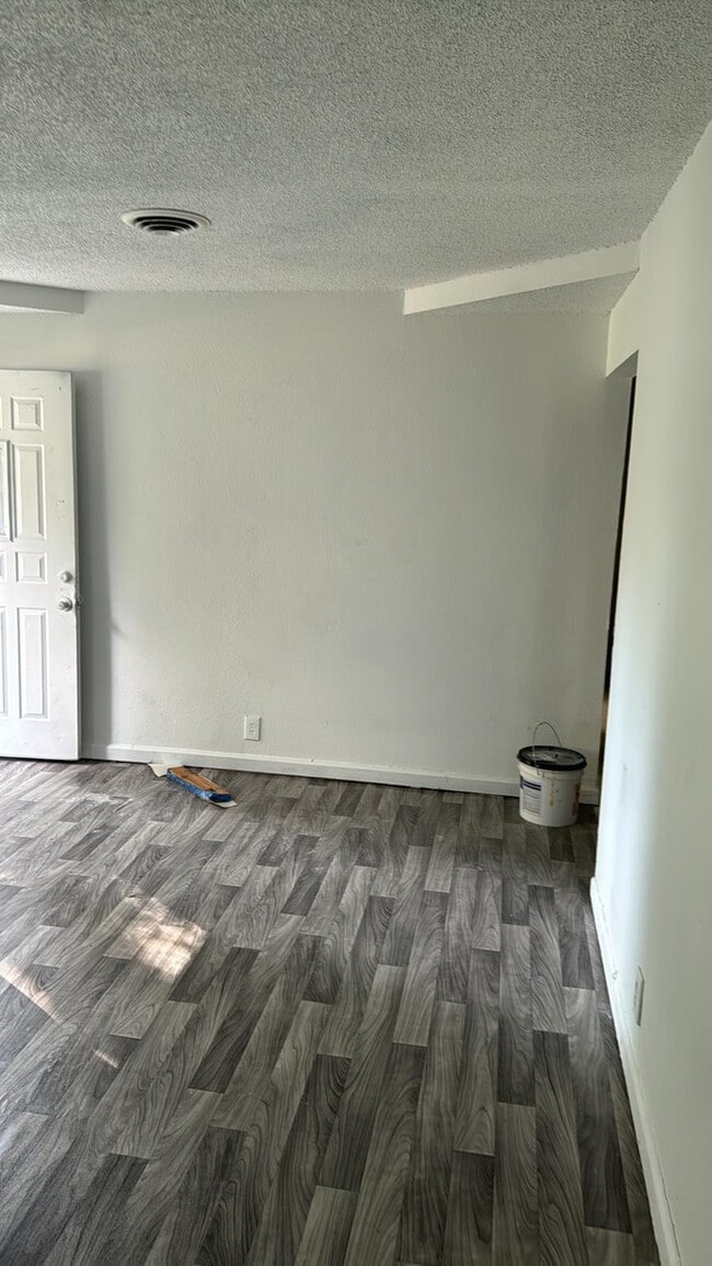 Building Photo - 30 Delores Dr