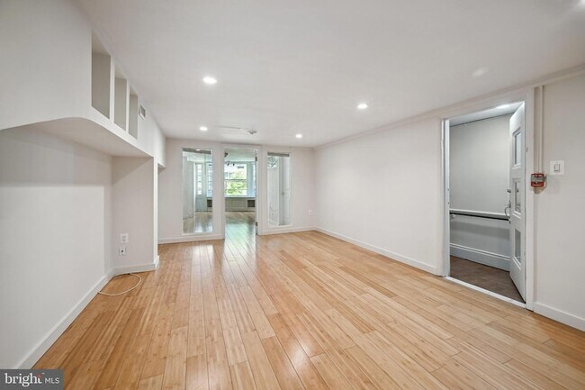 Building Photo - 1308 18th St NW