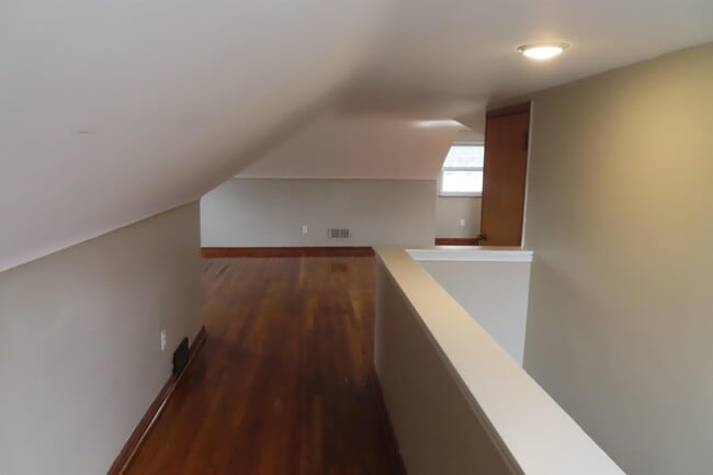 Building Photo - 1121 Fairwood Ave