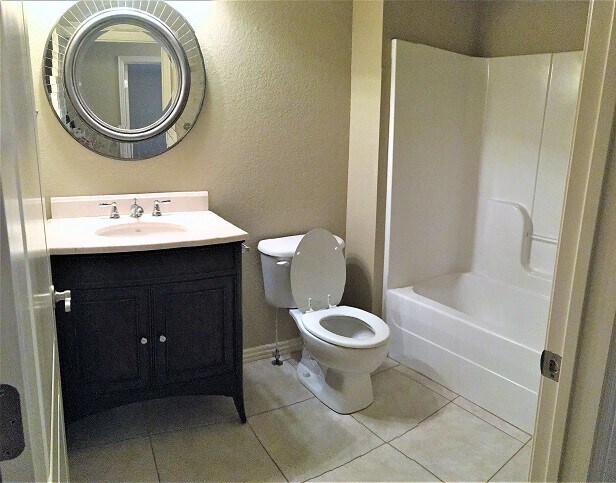 Building Photo - 3235 W Montrail Pl