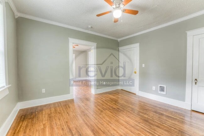 Building Photo - 806 Maury St