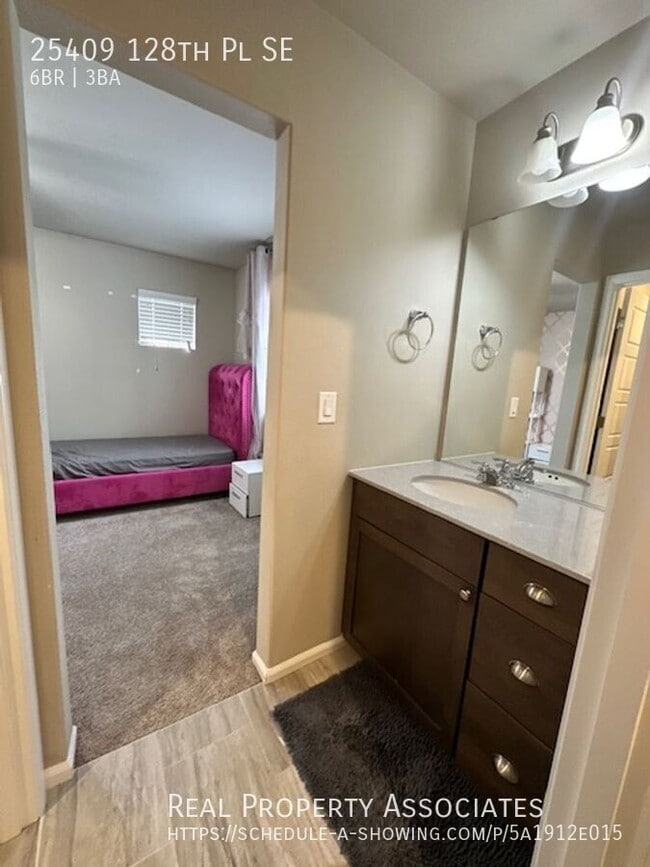 Building Photo - 25409 128th Pl SE