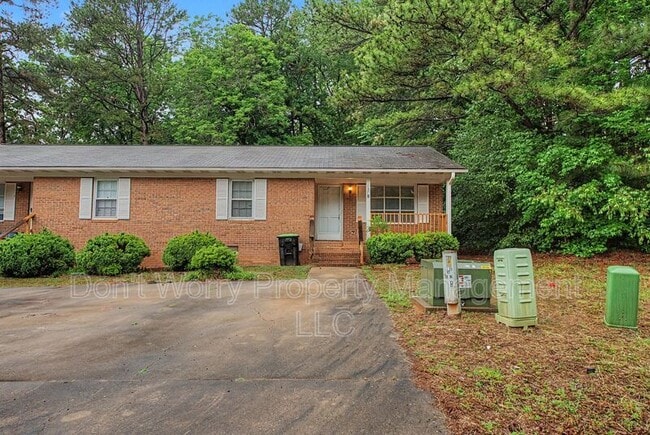 Building Photo - 137 Crest Cir