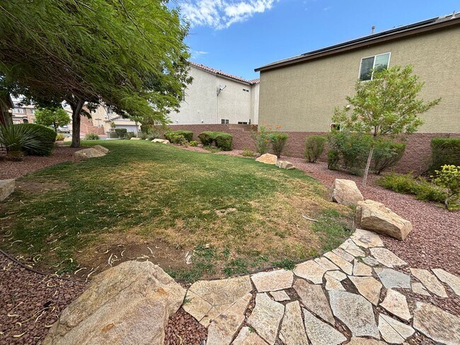 Building Photo - Elegant 3Bed/3Bath Home with Loft in the P...