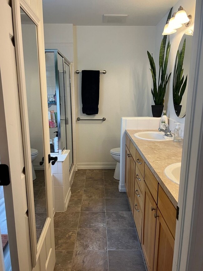 Building Photo - Beautiful 5 Bed 3 Bath in NE Fort Collins!