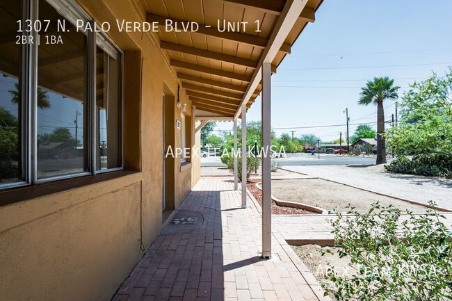 Building Photo - $1125- Lovely 2 Bed / 1 Bath Unit Availabl...