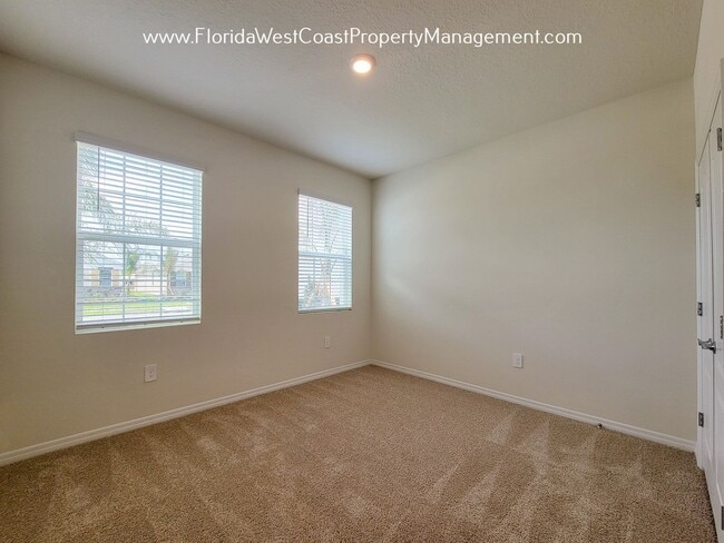 Building Photo - COOL COASTAL 4 BED/2 BATH HOME! PALISADES LAKEWOOD RANCH! COMMUNITY POOL/FITNESS ROOM!