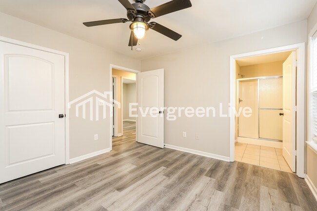 Building Photo - 518 Harper St