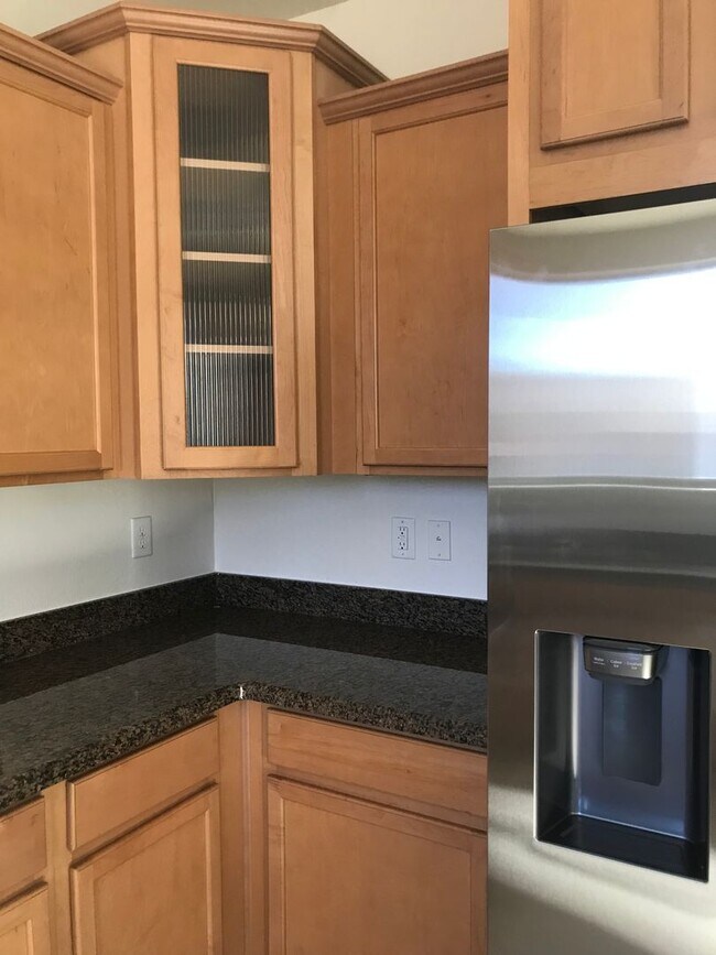 Building Photo - 1 month free rent if rented before New Years Day! Spacious 3br Home in Cortessa $1,899.00