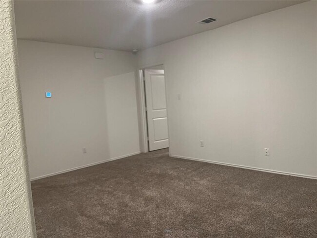 Building Photo - 105 Five Mile Cove