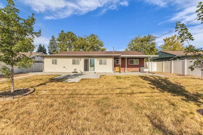 Building Photo - Beautiful 3 Bedroom Rambler Near Hill AFB with RV Parking