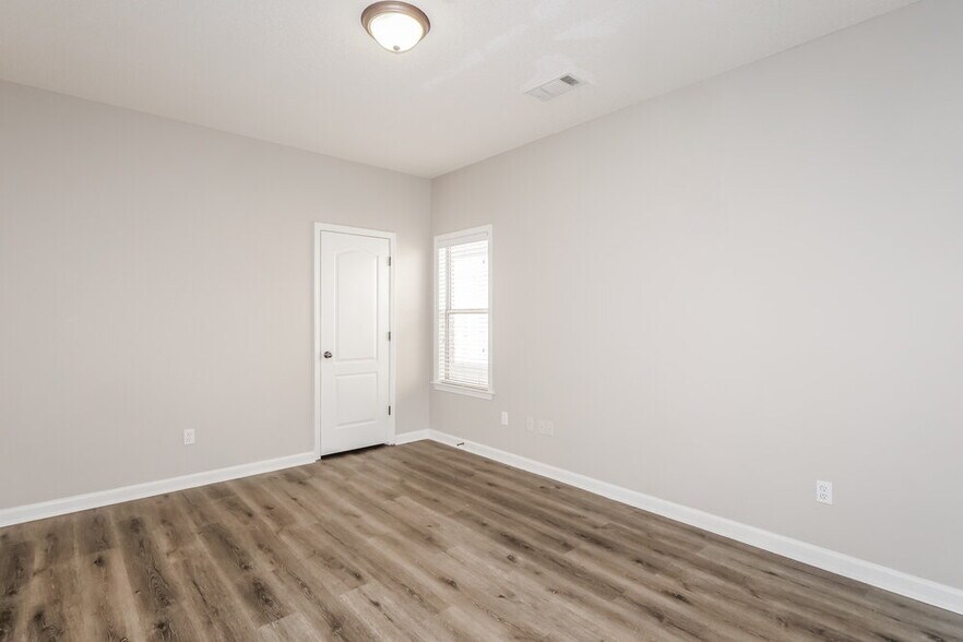 Building Photo - 1516 Sawmill Creek Ln