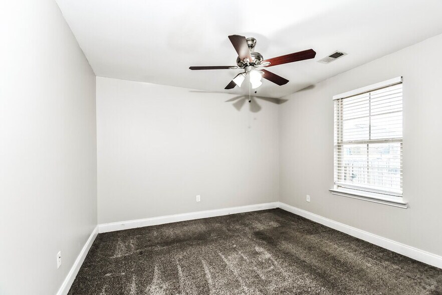 Building Photo - 8714 Hanson Cv