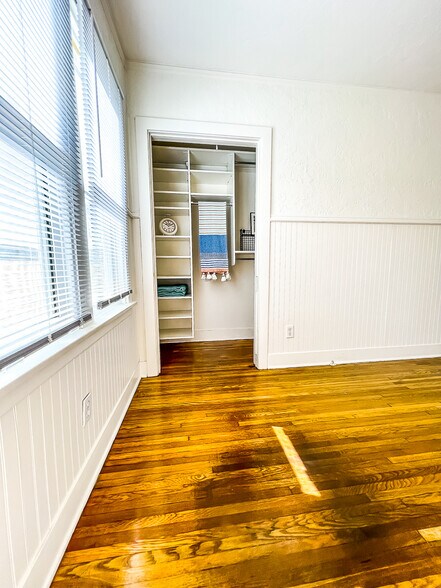 Building Photo - 239 Pacific St