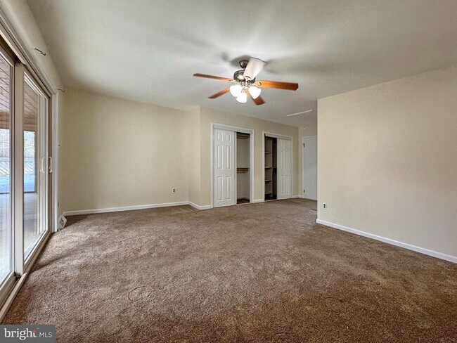 Building Photo - 401 Butternut Ct