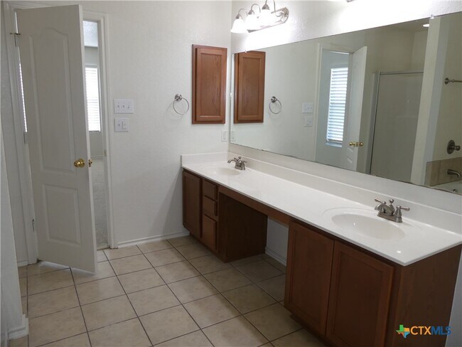 Building Photo - 664 Northern Lights Dr